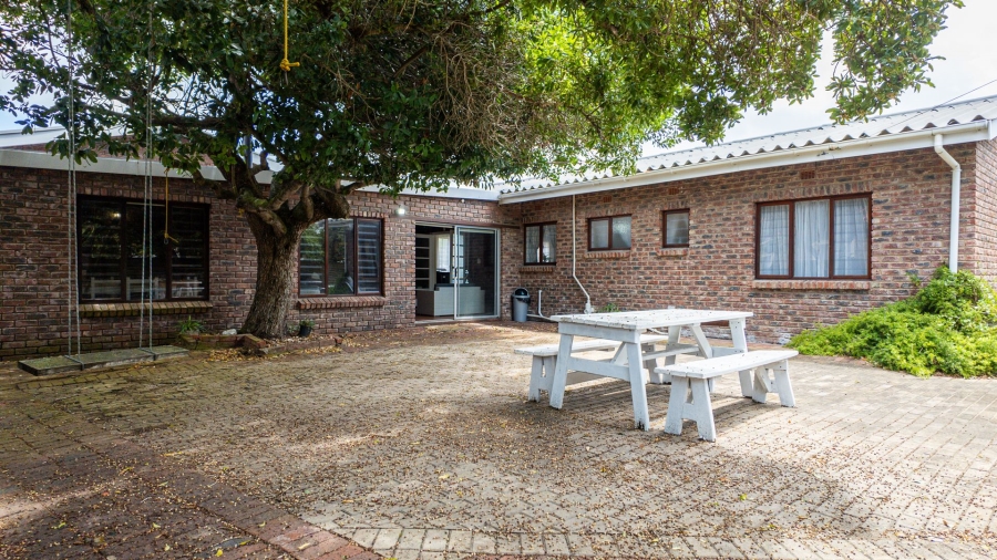 4 Bedroom Property for Sale in Stilbaai Wes Western Cape